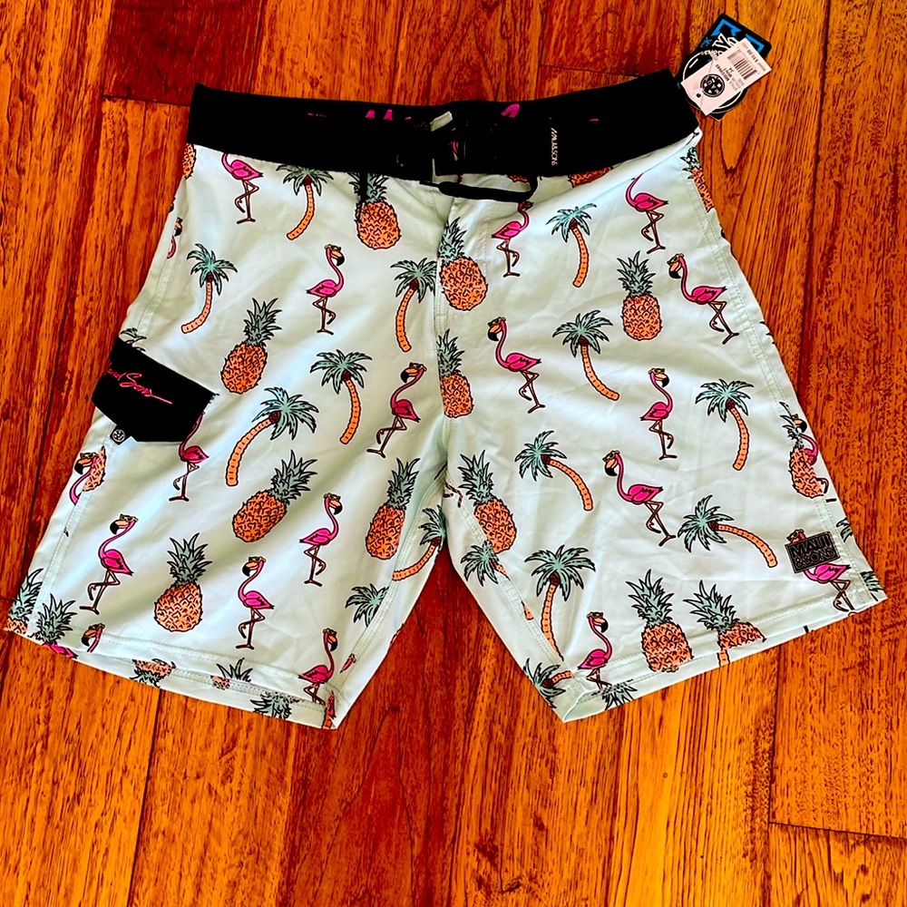 Brand new Maui and sons swim trunks